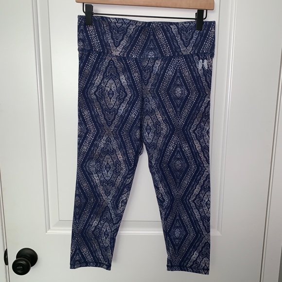 Victoria’s Secret The Everywhere Capri SMALL - Picture 2 of 5